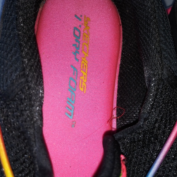 2 pairs of sketches memory foam shoes. Both brandnew. - Picture 3 of 3